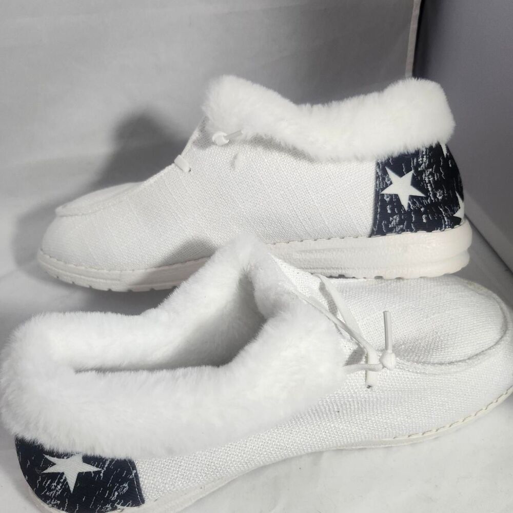 Converse White  Women's  Solid Fluffy Faux Fur Canvas Low Top Flats